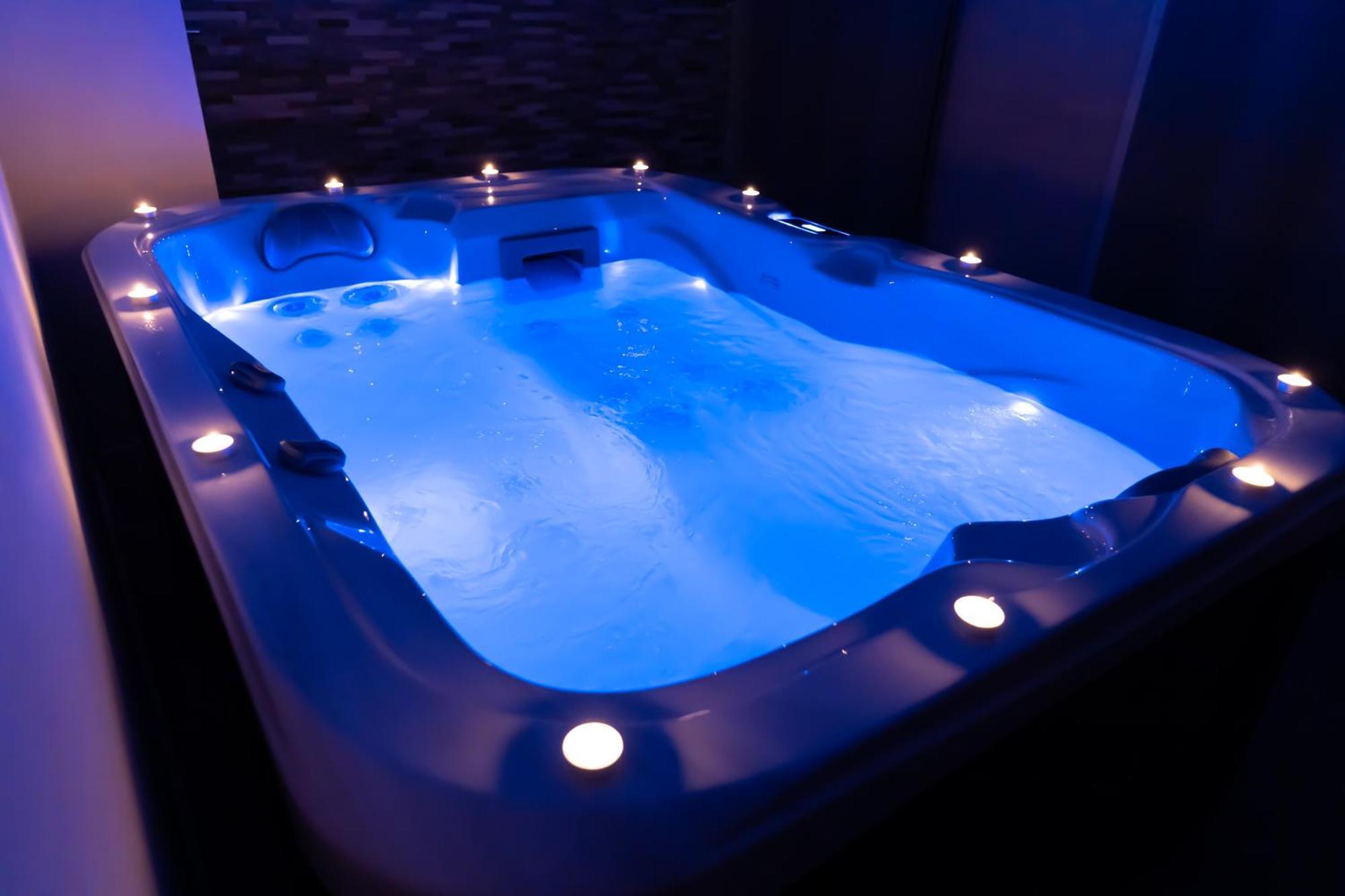 L'incognito - Romantisme - Vin - Jacuzzi * Saumur